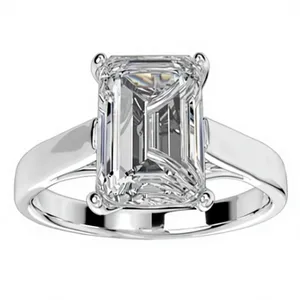 Anillo de Compromiso con Moissanita Corte Esmeralda, Plata de Ley 925, Chapado en Oro Amarillo, 10x12mm, Certificado por Terceros, Elegante y Lujoso - Product Image 1
