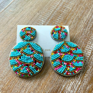 Hermosos pendientes de cuentas para niñas, pendientes de cuentas a la moda con estilo veraniego. - Product Image 1