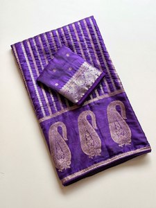 Sari en satin de soie de créateur Zari Elegance Reglance, jacquard Meenakari, avec Pallu royal héritage Zari argent et or, infroissable, pour les fêtes - Product Image 1