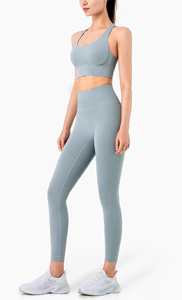 Ensemble de yoga 2 pièces pour femme, personnalisé, écologique, comprenant un soutien-gorge de sport court à une épaule et un legging sans manches - Product Image 5