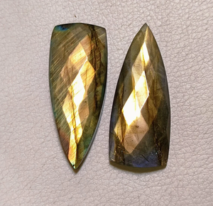 Par de Gemas Sueltas de Labradorita Dorada con Cabujón Facetado en Forma de Escudo para Joyería, Piedra para Manualidades, 15x40x7mm - Product Image 1