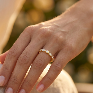 Aniva, Anillo de Eternidad de Oro Sólido de 9k con Diamante Cultivado en Laboratorio con Certificación IGI de 0.4ct, Corte Brillante Redondo, para Hombre y Mujer - Product Image 4