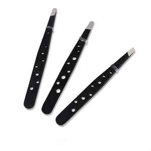 Pinzas de Cejas de Punta Inclinada de Calidad Premium, Logotipo Personalizado, Acero Inoxidable, Color Negro, Pinzas para Dar Forma a las Cejas con 9 Orificios - Product Image 2