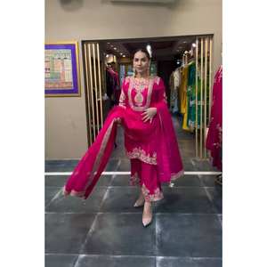 ชุดปัญจาบปักลาย Prisha ชุดอินเดียและปากีสถานสุดหรู - Product Image 1