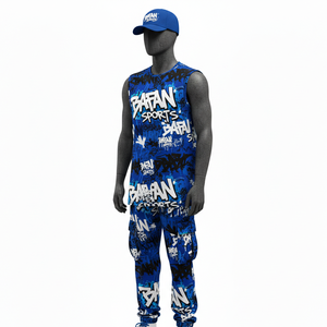 ชุดเสื้อยืดครอปแขนกุดผ้าคอตตอนโพลีเอสเตอร์พรีเมียมและกางเกงจ็อกเกอร์สีชมพูพิมพ์ลายทั้งตัวพร้อมสกรีนโลโก้แบบกำหนดเอง ชุด 2 ชิ้นสำหรับผู้ชาย - Product Image 5