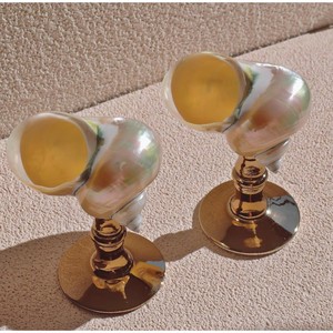 El metal de alta calidad con acabado de concha marina proporciona una experiencia de bebida premium tanto para ocasiones informales como formales. - Product Image 5