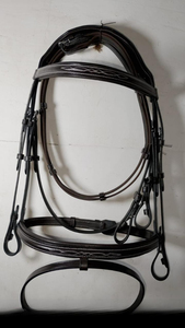 Brida de Doma Clásica Hecha a Mano de Primera Calidad para Jinetes Profesionales y Entrenamiento de Caballos, Disponible a un Precio Accesible - Product Image 3