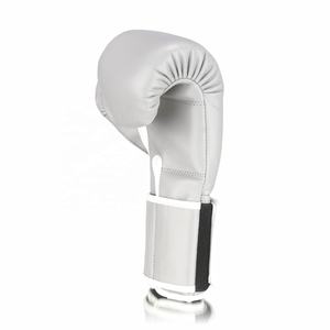 ถุงมือชกมวยหนังวัวแท้ OEM Fly น้ำหนักเบา กันลื่น กันน้ำ พร้อมแถบตีนตุ๊กแก สำหรับฝึกซ้อมกลางแจ้งและการฝึกซ้อมในยิม - Product Image 3