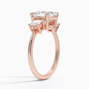 แหวนเพชรทรงสามเหลี่ยมเจียระไนแบบ Asscher เพชรเลี้ยงในห้องปฏิบัติการ ทองคำขาว 14K ประดับเพชรทรงเจ้าหญิงด้านข้าง แหวนหมั้นสำหรับผู้หญิง เครื่องประดับชั้นดี - Product Image 4