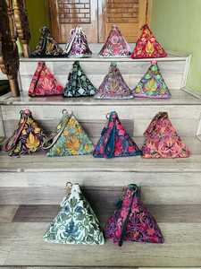 Exquisite Handcrafted Embroidered Silk Handbags Traditional Work <b>Tote</b> Bags for Weddings Festive Occasions Women's Shoulder Bags - Product Image 3