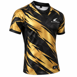 Camiseta de Fútbol Sublimada de Manga Corta para Hombre Blackthorn, Jersey de Rugby con Cuello en V Geométrico Rojo y Negro, Ajustado, para Todas las Temporadas - Product Image 2