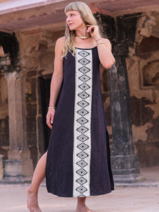 Elegante Vestido Maxi con Estampado Geométrico y Cuello Halter, con Abertura Alta en el Muslo y Delicadas Tiras Atadas en la Espalda - Product Image 3