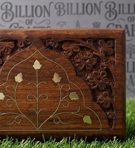 Caja de Regalo de Madera de Lujo con Incrustaciones de Latón Grabadas, Estuche de Recuerdos Premium Hecho a Mano - Product Image 3