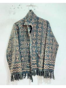 Chaqueta Elegante de Seda Bordada para Mujer con Costuras Tradicionales Multicolores, Prenda Exterior Étnica Ligera - Product Image 1