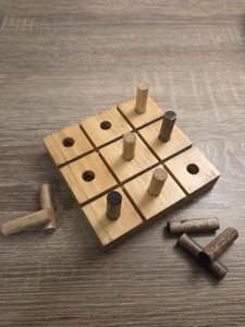 Jeu de Tic-Tac-Toe en bois Fun Plus Toys Co. Contreplaqué bon marché, idéal pour les startups. Directement du fabricant. Contactez les fournisseurs de produits en bois sur mesure. - Product Image 5
