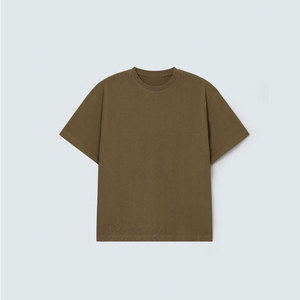 เสื้อยืดผู้ชายทรงหลวมแบบดรอปโชว์เดอร์ OEM ผลิตตามสั่ง วัสดุคุณภาพสูง ใส่สบายสำหรับฤดูร้อน น้ำหนักเบา 210 กรัม ไซส์ใหญ่ ทรงปกติ - Product Image 2