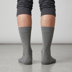 Chaussettes grises en coton avec logo blanc sur le revers, respirantes, tricotées, pour usage décontracté, adultes - Product Image 3