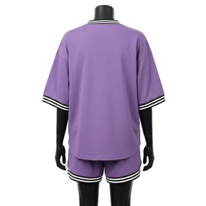 Conjunto de Camiseta y Pantalones Cortos de Béisbol para Mujer, Tela Interlock de Poliéster GSM, Color Morado, Logotipo Personalizado en Tackle Twill, Conjuntos Femeninos 100% Algodón - Product Image 2