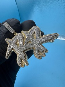Colgante de Lujo con Moissanita y Plata de Ley 925 Bañada en Oro de 18K, Estilo HipHop Rapper, con Brillo Personalizado para Fiestas y Eventos - Product Image 2