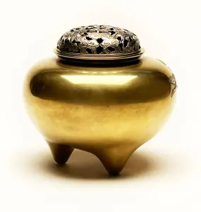 Decorative Religious Metal Incense <b>Burner</b> Bakhoor with Middle Eastern Design Eco-friendly for Luxury Home Fragrance - Product Image 3