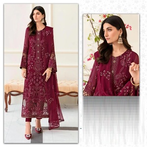 Donnez un sens spécial à chaque instant avec cet élégant ensemble de costume traditionnel pour femme. Achetez directement auprès du fournisseur. - Product Image 1