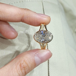 แหวนเพชรทรงรีคุณภาพดีที่สุด 4 กะรัต สำหรับผู้หญิง ทองคำแท้ 14K 10K เพชรเพาะเลี้ยงสี E หรูหรา สำหรับงานหมั้น ได้รับการรับรองจาก IGI - Product Image 1