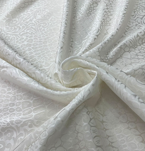 Tissu jacquard en soie de 150 grammes, matériau en soie à motifs de qualité supérieure pour sari, chemisier, kurta, robe et usage en ameublement - Product Image 1