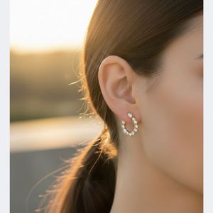 Pendientes de Aro con Diamantes Cultivados en Laboratorio de 1.75 Quilates, Corte Brillante, Color E, en Oro de 9K, Certificados por IGI - Product Image 1