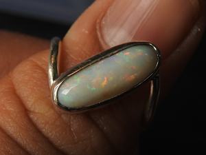 Anillo de Boda Clásico de Ópalo Sólido Australiano - Engaste de Plata - Piedra de Nacimiento de Octubre - Talla 5US - Joyería Hecha a Mano - Regalo para - Product Image 5