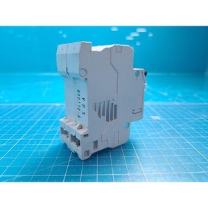 Disjoncteur miniature LS ELECTRIC BKM-6A, utilisé comme pièce détachée pour équipement semi-conducteur d'époque - Product Image 1