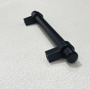 Tirador de Hierro Largo de Aspecto Artesanal, Acabado Negro Antiguo Moderno, Herraje Decorativo para Cajones, Puertas y Muebles de Cocina - Product Image 2