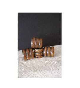 Anneaux de serviette en bois écologiques de qualité supérieure, faits à la main, finition lisse, forme carrée, décoratifs pour la table - Product Image 3
