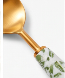 Ensemble de couverts modernes avec manches en terrazzo vert, acier inoxydable plaqué or, compatibles lave-vaisselle, pour les décorations de table de mariage - Product Image 2