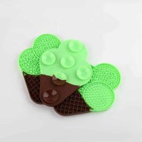 Tapis à lécher carré professionnel en silicone imperméable pour chiens Happy Pet, grande taille, couleur personnalisée et design original, aide à l'alimentation lente