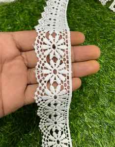 Bordure élégante en dentelle de coton gpo, idéale pour les robes, les bords des dupattas et les vêtements de créateurs. - Product Image 4