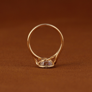 Anillo de compromiso de diamante cultivado en laboratorio de 3 quilates con corte cojín estilo mina antigua, engaste de bisel, oro macizo de 14K, anillo solitario para mujer - Product Image 5