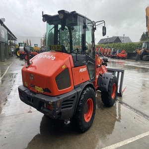 Chargeuse sur pneus Kubota, robuste, puissante, moteur Euro5/EPA, capacité de levage élevée, consommation de carburant économique, roulement durable - Product Image 1