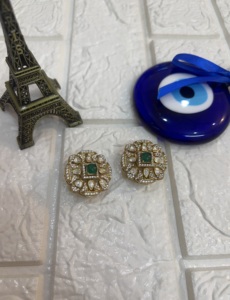 Vintage Gold Plated <b>Stud</b> <b>Earrings</b> with Green <b>Crystal</b> and Rhinestone Flower Design for Women's Everyday Wear High grade women's e - Product Image 3