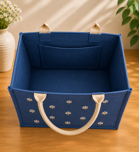 กระเป๋าโท้ทผ้าปอกระเจาสีน้ำเงินลายดอกไม้พร้อมลายปักดอกไม้ - Product Image 5