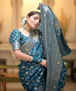 Sari de Seda Azul con Bordado Zari Plateado, Traje Tradicional Indio para Bodas, Largo hasta el Suelo, Corte Regular, Estilo Banarasi para Mujer - Product Image 3