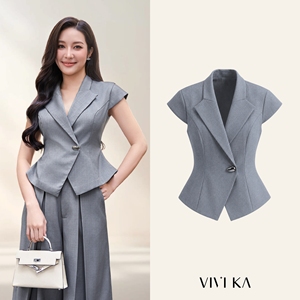 Chaleco Elegante Gris para Mujer con Solapa Entallada, Manga Casquillo, Lazos en la Espalda y Peplum, de Poliéster y Spandex, NERINA (ODM/OEM) - Product Image 1