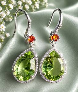 Pendientes Finos TASBIYA GEMS de Plata de Ley 925 con Baño de Rodio, con Amatista Verde Natural, Cianita Naranja y Diamante Natural de Corte Único - Product Image 3