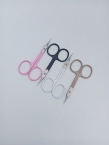 Ciseaux à ongles robustes en acier inoxydable, lame droite tranchante, design simple, efficaces pour couper les ongles épais et les cuticules. - Product Image 5