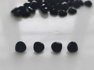 Ónix Negro Natural de 7MM con Corte en Forma de Corazón, Gemas Sueltas de la Mejor Calidad para la Fabricación de Joyas - Product Image 2
