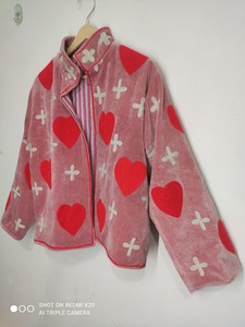 Chaqueta Suzani para Mujer con Bordado de Corazón, Estilo Artesanal, Arte Folclórico Tradicional con un Toque Bohemio Moderno - Product Image 4