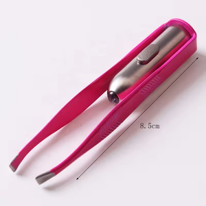 Pinzas Profesionales para Cejas con Luz LED, Pinzas para Cejas Diagonales con Lámpara, Pinzas para Cejas de Acero Inoxidable - Product Image 4