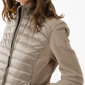 Blouson d'hiver personnalisé pour femme, style bomber à capuche, rembourré, doublure polaire, léger, rembourrage en polyester - Product Image 2