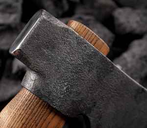 Hacha Vikinga Hecha a Mano de Alta Calidad con Empuñadura Decorada Inspirada en la Cultura Vikinga, Regalo 2024, Hacha Vikinga Hecha a Mano Personalizada de Grado Industrial - Product Image 6