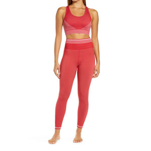 Ensemble de sport pour femme rose uni : Soutien-gorge de yoga à maintien moyen et Legging taille haute, respirant, sans couture, pour entraînement, avec détails croisés - Product Image 2