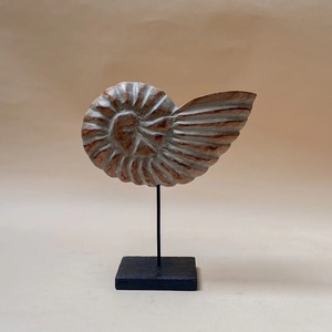 Sculpture en aluminium emblématique, œuvre d'art métallique décorative moderne pour les designers d'intérieur, les hôtels, les maisons et les bureaux - Product Image 1